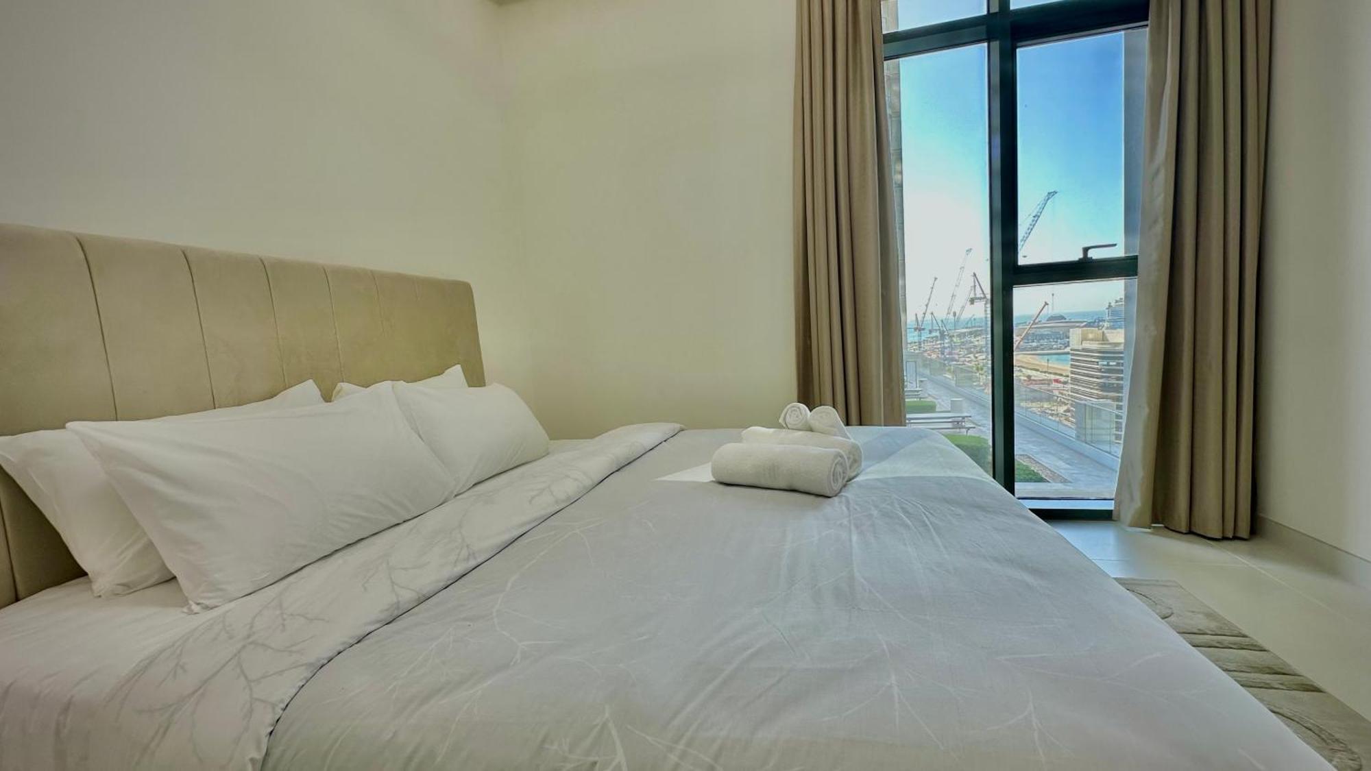 Luxury Beachfront In Marina Vista Tower 2 By Bhavan * Dubai